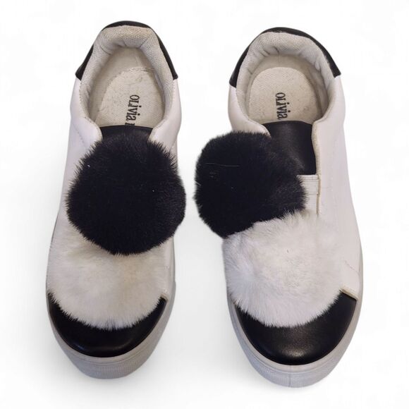 Olivia Miller Pom Pom Shoe, Woman's size 7, Black & White Slip-on, Pre-owned - Picture 8 of 10